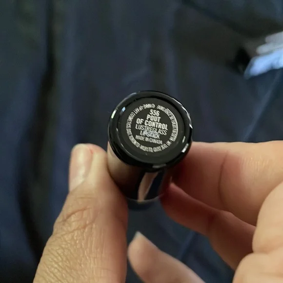 Lustreglass lipstick - pout of control - Picture 4 of 7